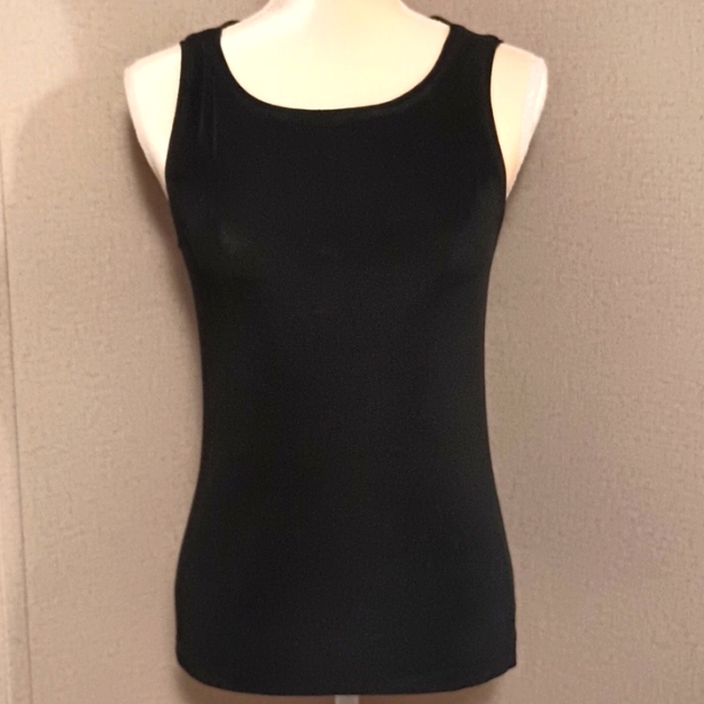 5/$20 Chico's size 0 stretchy 95% acetate 5% spandex sleeveless shirt